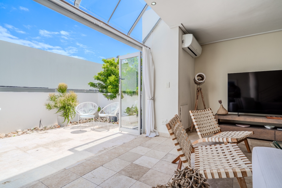 2 Bedroom Property for Sale in Camps Bay Western Cape